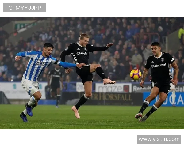 富勒姆与哈德斯菲尔德激战正酣比分揭晓精彩瞬间回顾