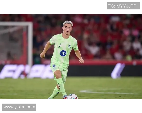 莱万领衔球队新征程展现足球魅力与激情的完美结合