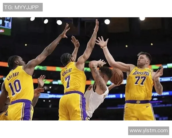 2010年湖人与猛龙的激烈对决回顾及赛季精彩瞬间分析 2010年湖人与猛龙的激烈对决回顾及赛季精彩瞬间分析