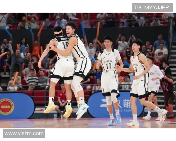 上海大鲨鱼迎战山西队期待精彩对决与激烈碰撞的篮球盛宴 上海大鲨鱼迎战山西队期待精彩对决与激烈碰撞的篮球盛宴